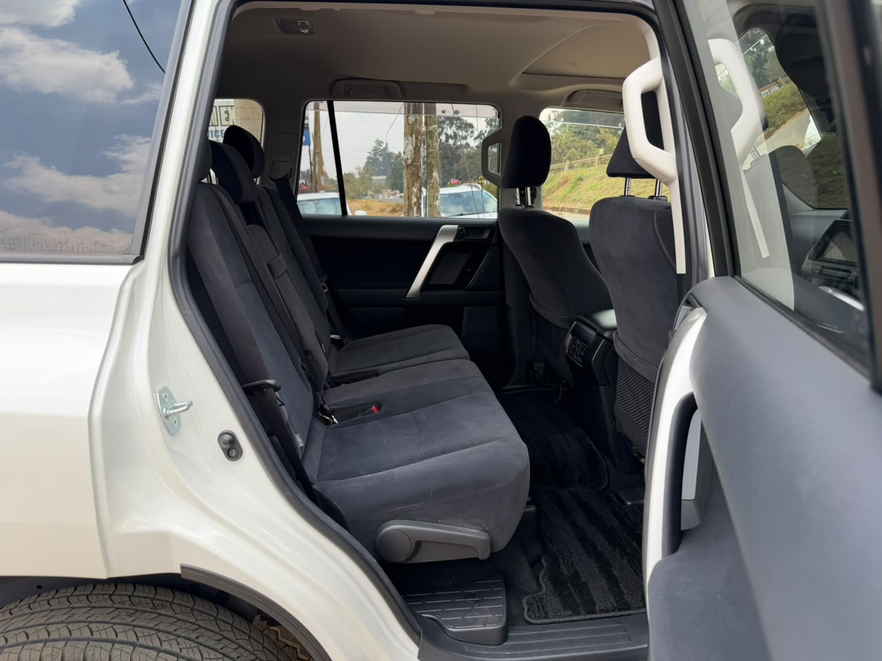 2019 – Toyota Landcruiser Prado TX – White