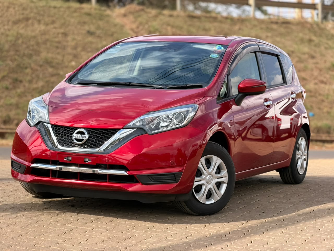 2019 – Nissan Note Medalist – Red