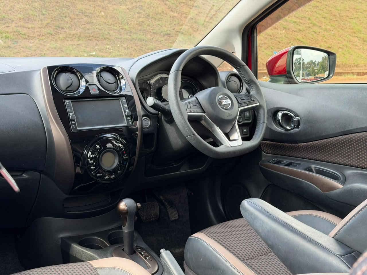 2019 – Nissan Note Medalist – Red