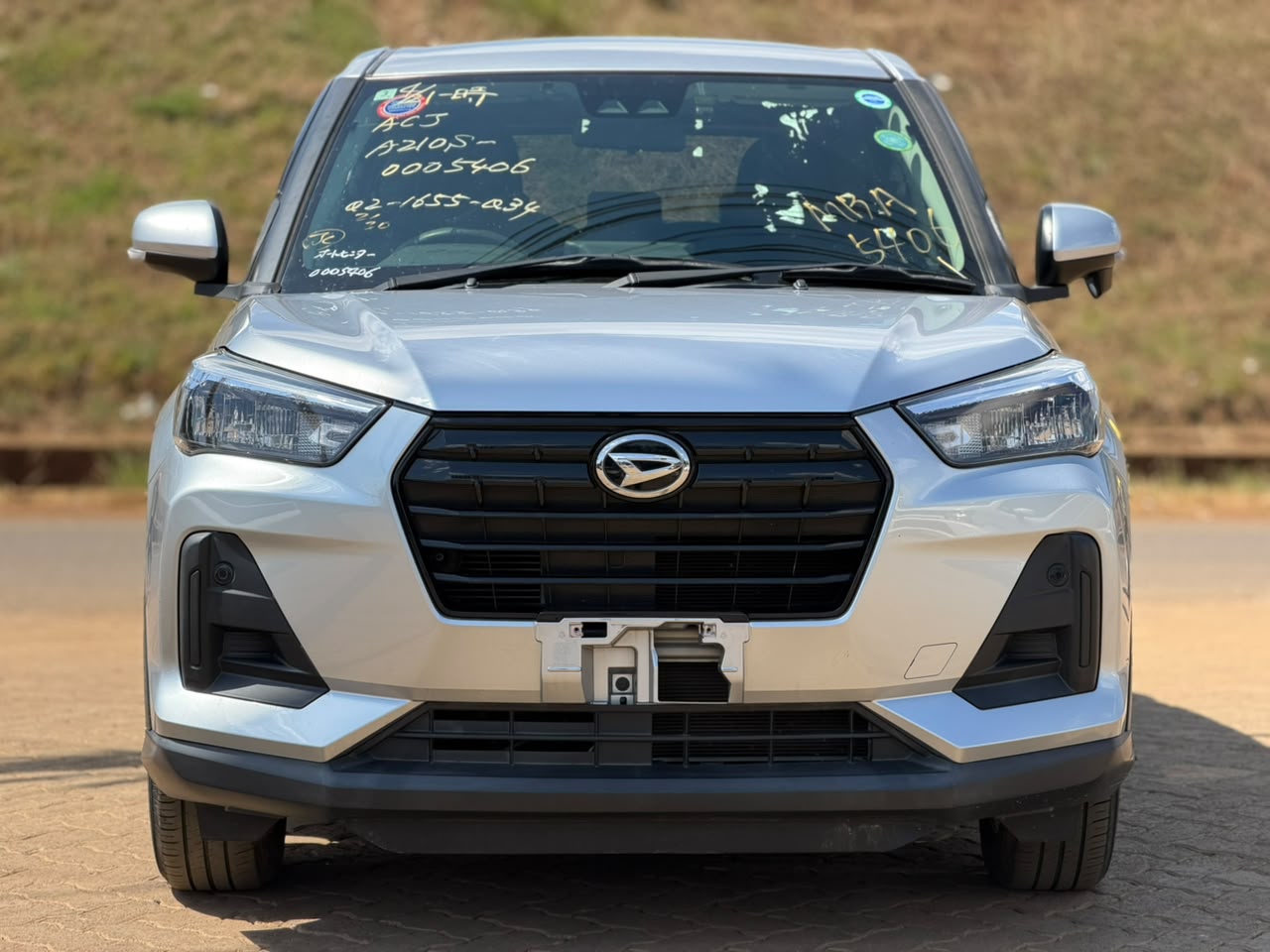 2019 – Daihatsu Rocky – Silver