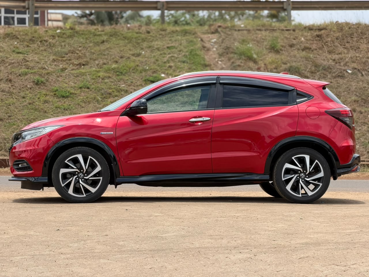 2019 – Honda Vezel RS – Red