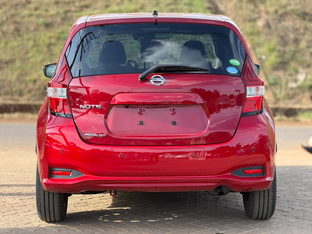 2019 – Nissan Note Medalist – Red