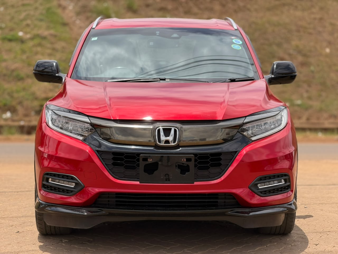 2019 – Honda Vezel RS – Red