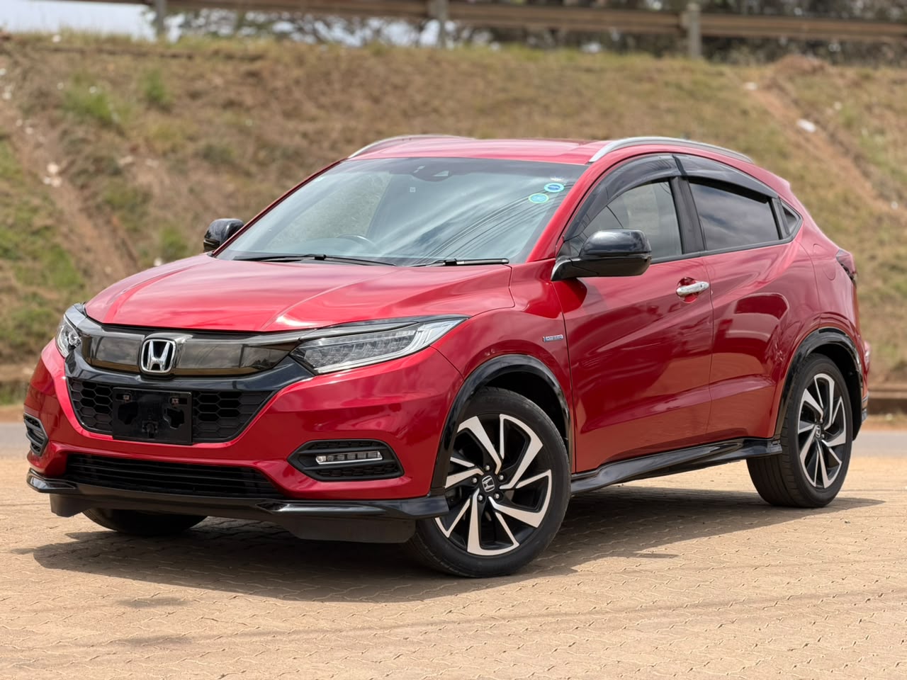 2019 – Honda Vezel RS – Red