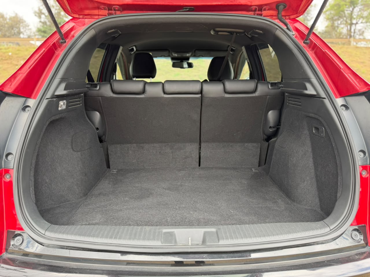 2019 – Honda Vezel RS – Red