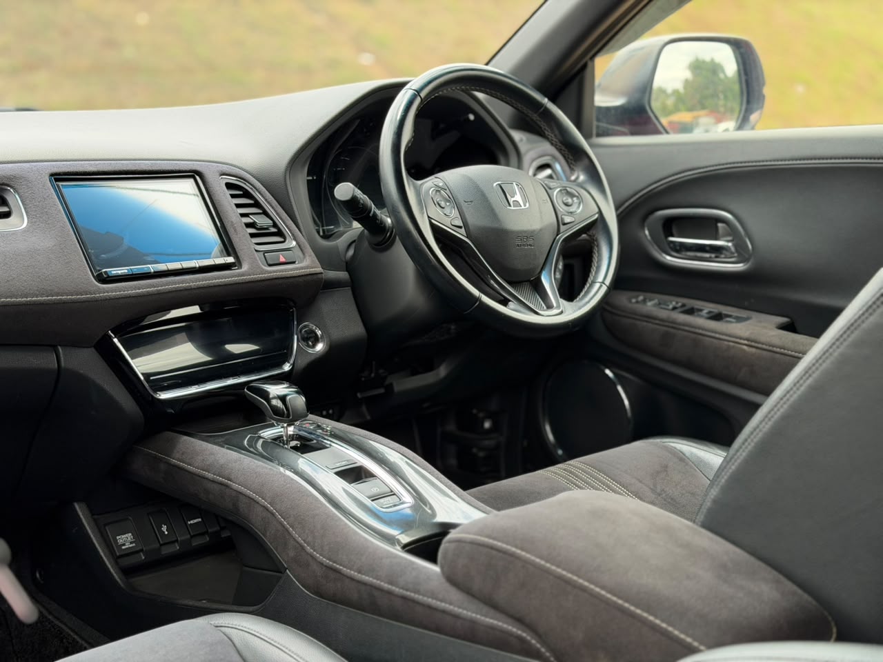 2019 – Honda Vezel RS – Red
