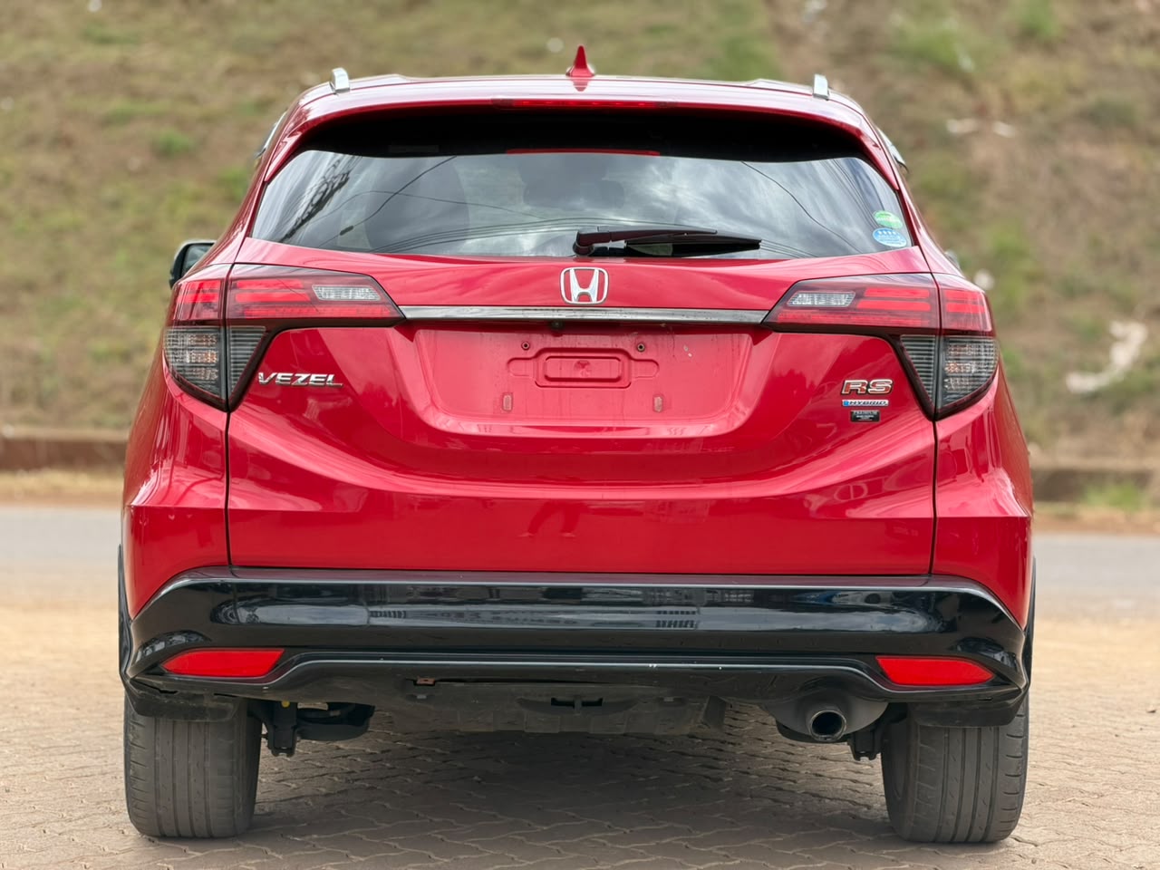 2019 – Honda Vezel RS – Red