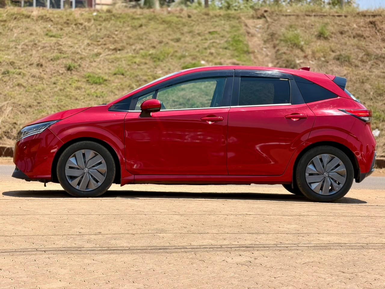 2021 – Nissan Note E-Power – Red