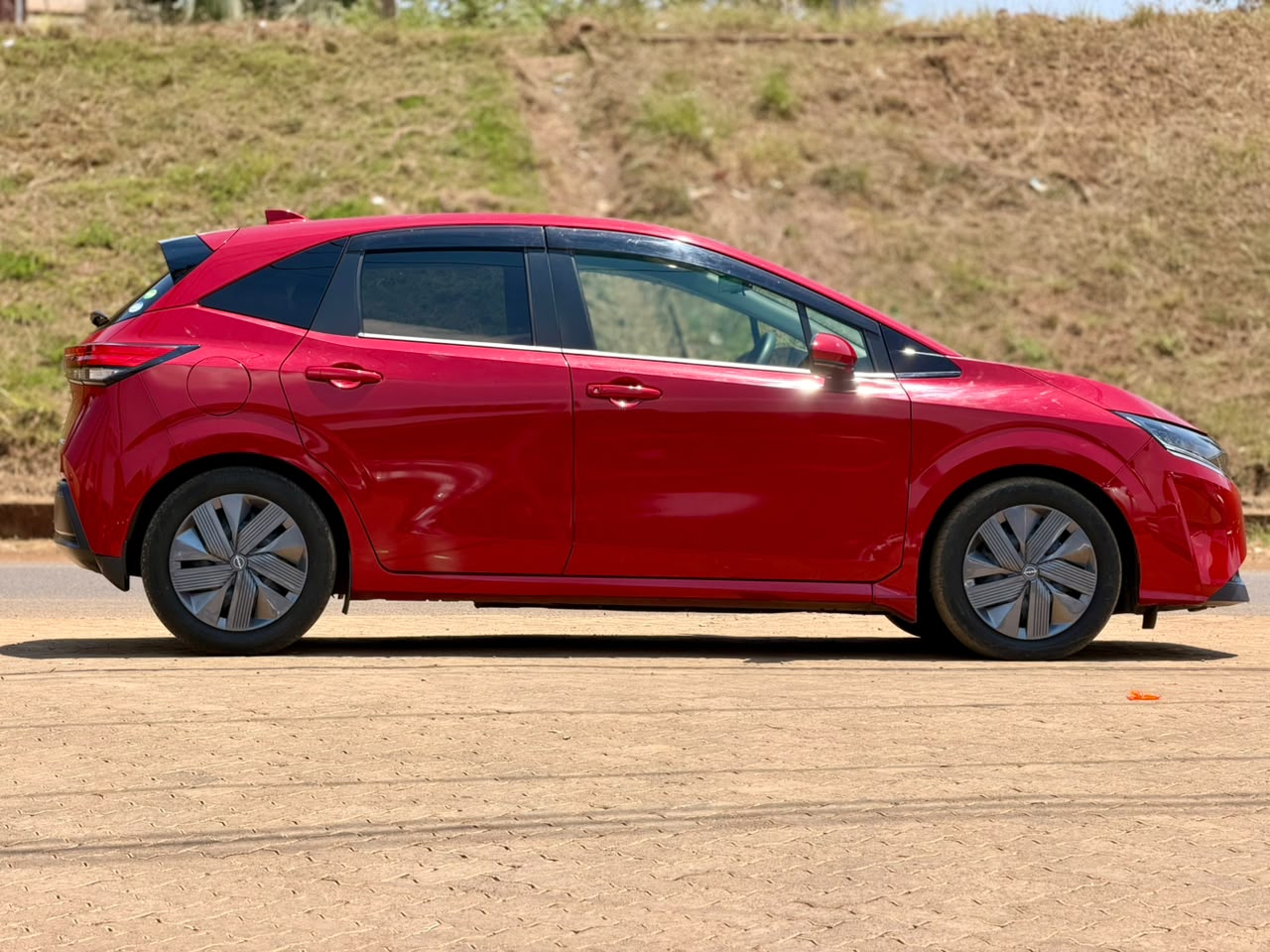 2021 – Nissan Note E-Power – Red