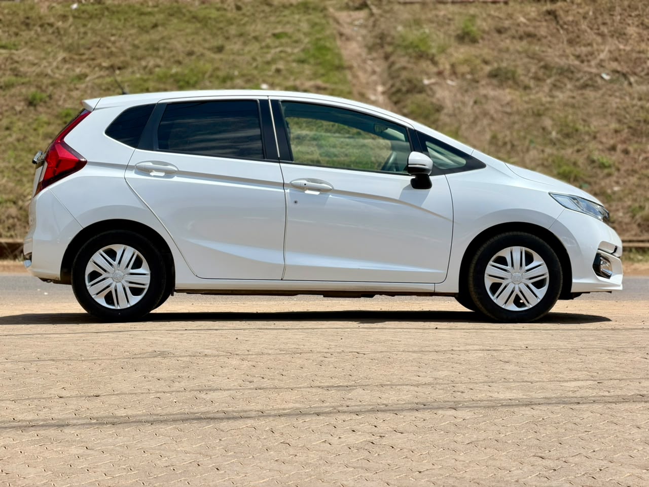 2019 – Honda Fit – White
