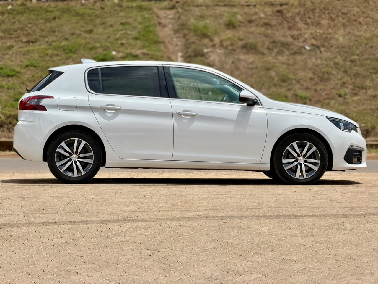 2019 – Peugot 308 – White
