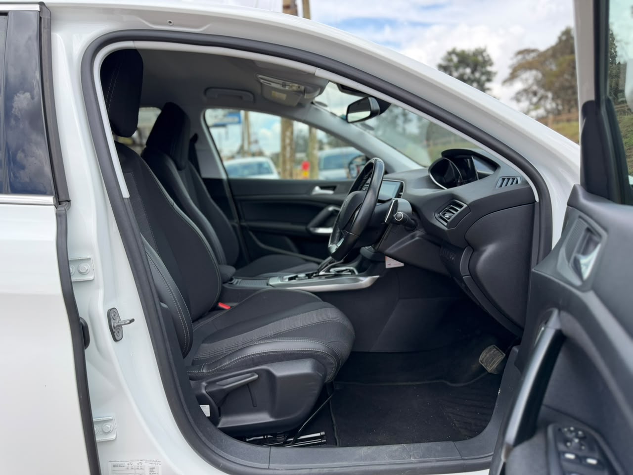 2019 – Peugot 308 – White