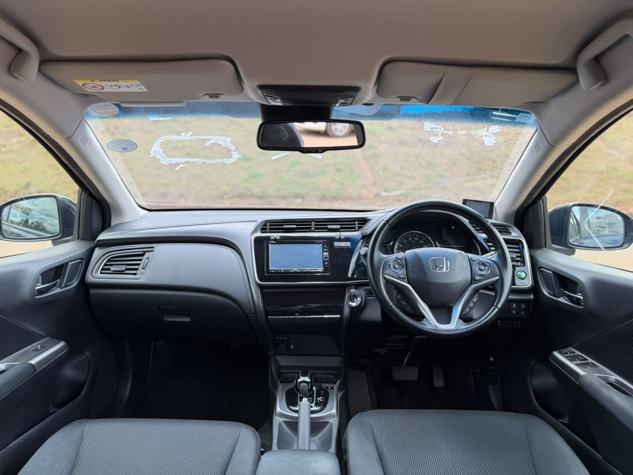 2019 – Honda Grace – Navy Blue