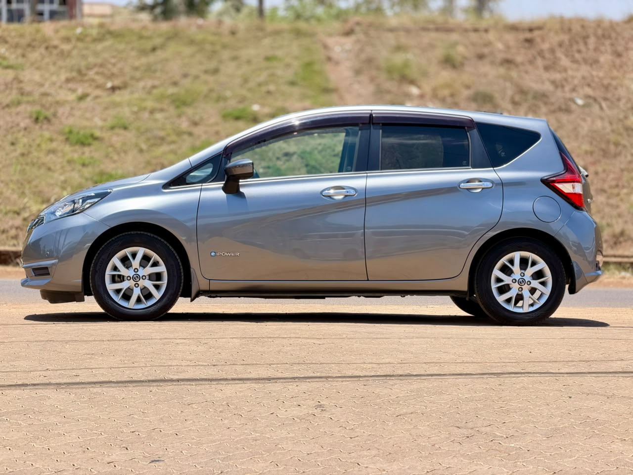 2019 – Nissan Note E-Power – Silver
