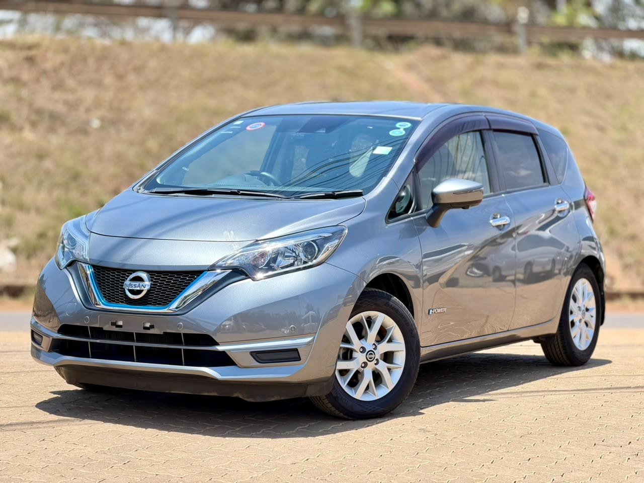 2019 – Nissan Note E-Power – Silver