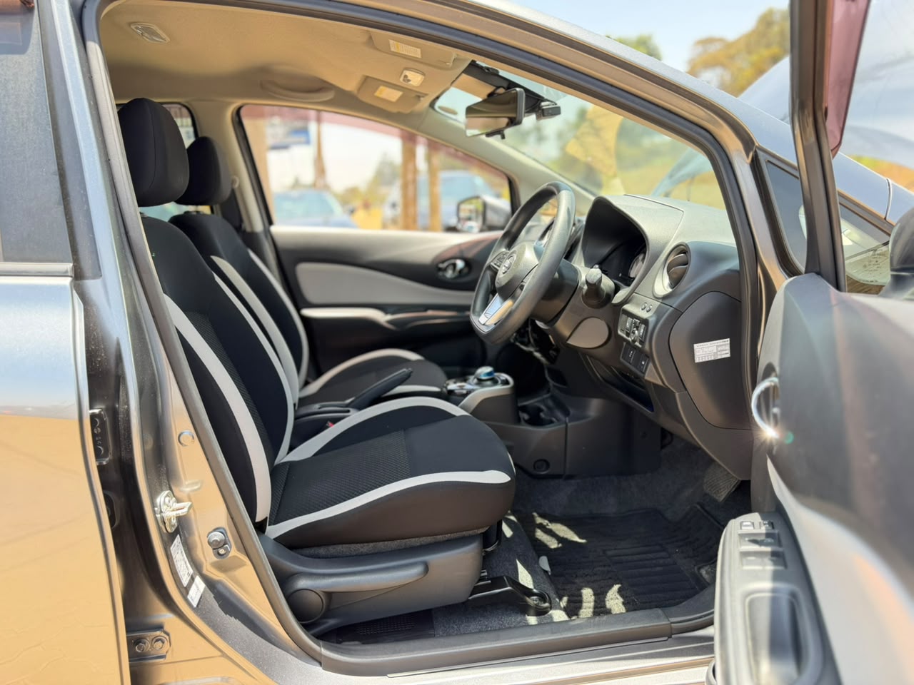 2019 – Nissan Note E-Power – Silver