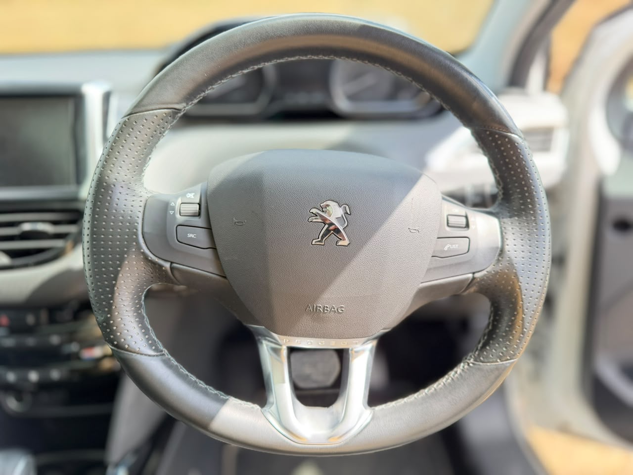 2019 – Peugeot 2008 – White