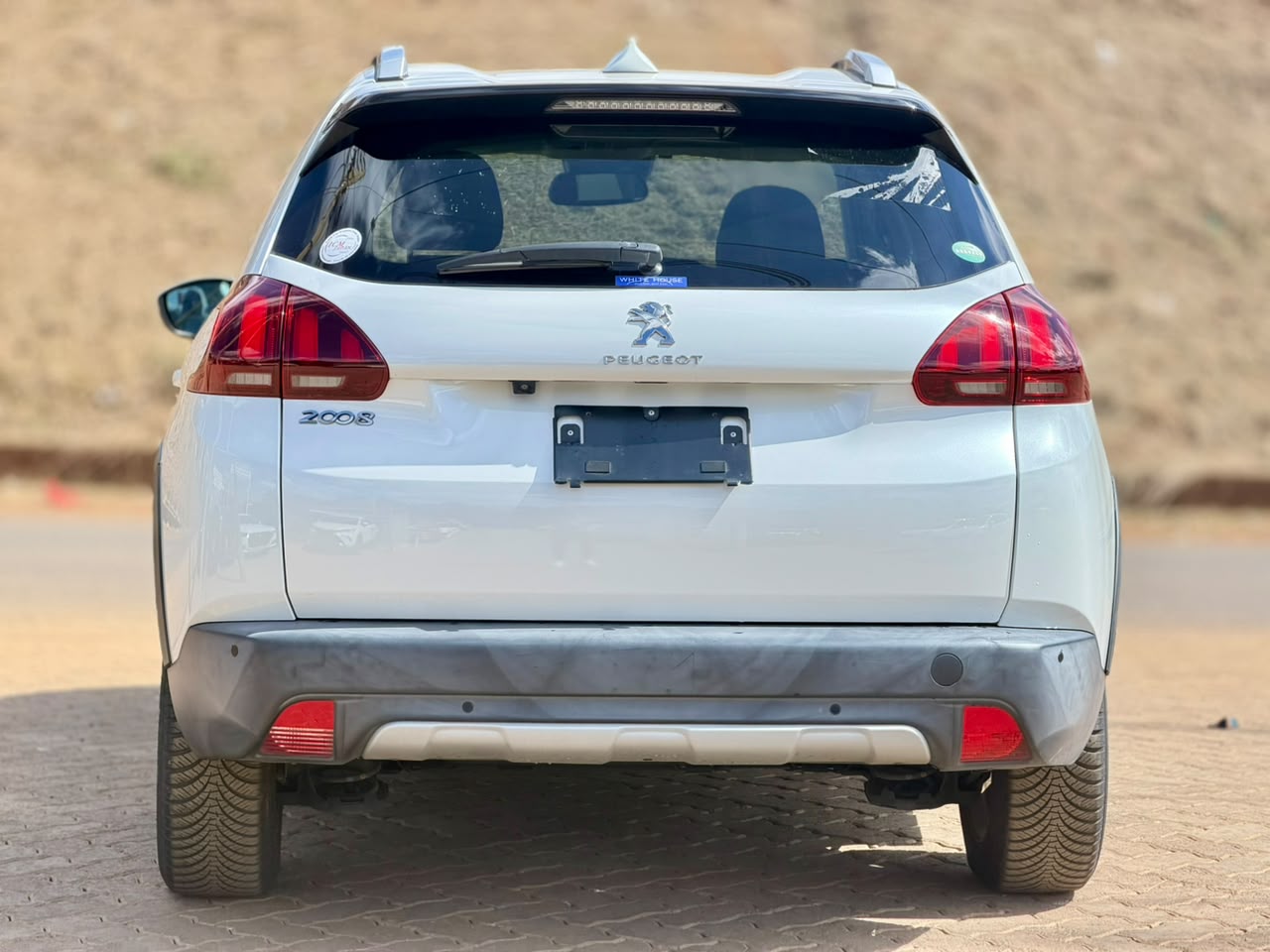 2019 – Peugeot 2008 – White