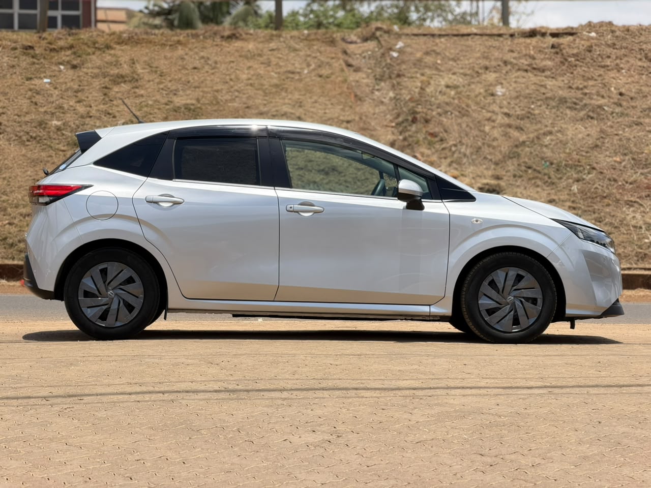 2021 – Nissan Note E-Power – Silver