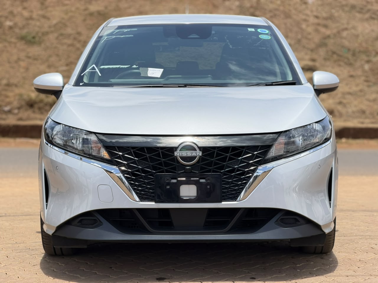 2021 – Nissan Note E-Power – Silver