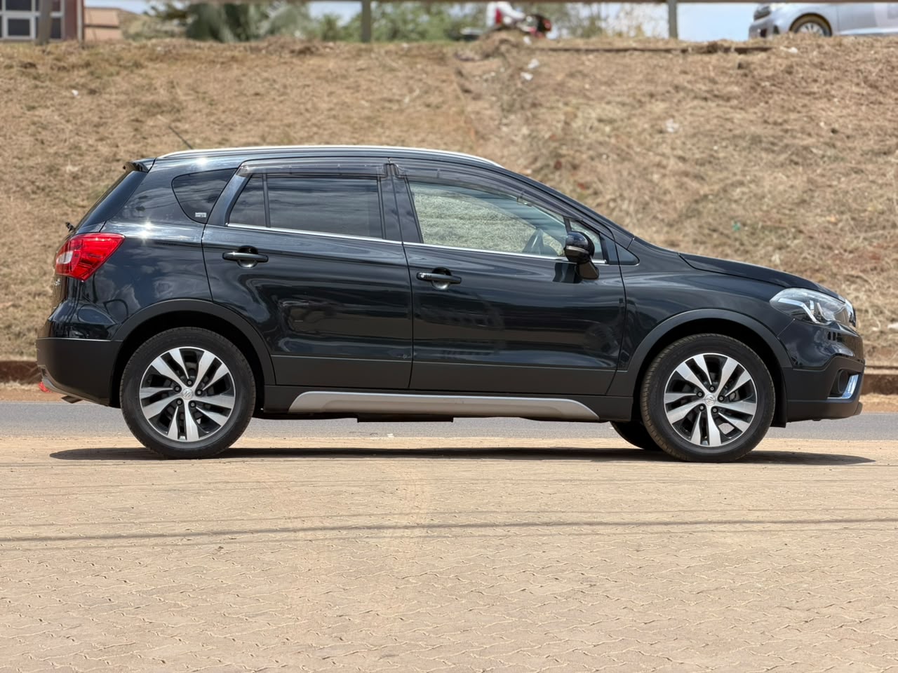 2019 -Suzuki S-Cross (AllGrip) – Black