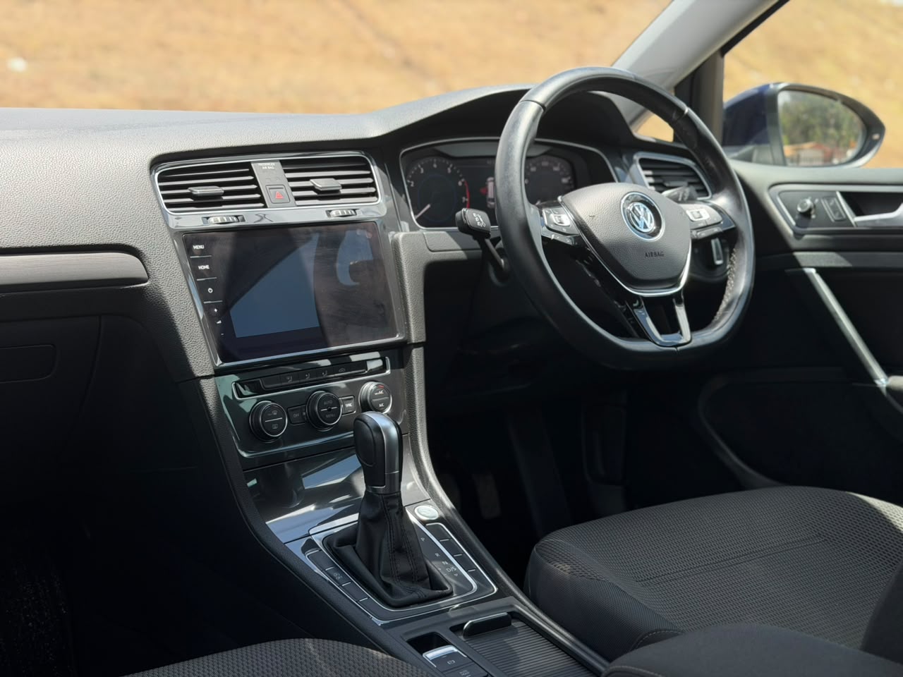 2019 – Volkswagen Golf TSI – Blue