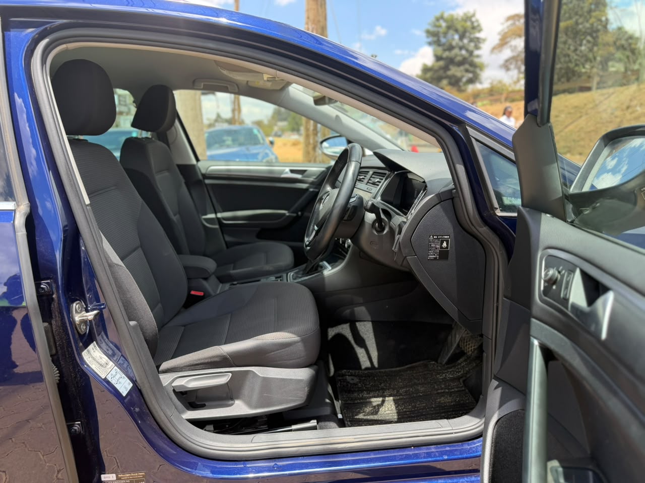 2019 – Volkswagen Golf TSI – Blue
