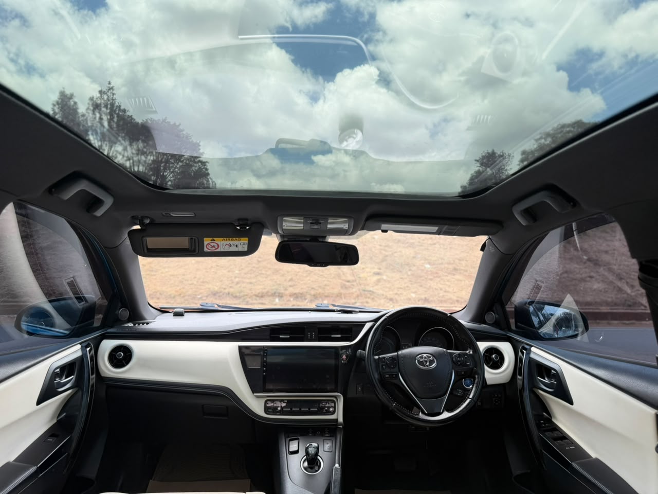 2016 – Toyota Auris Hybrid – Blue