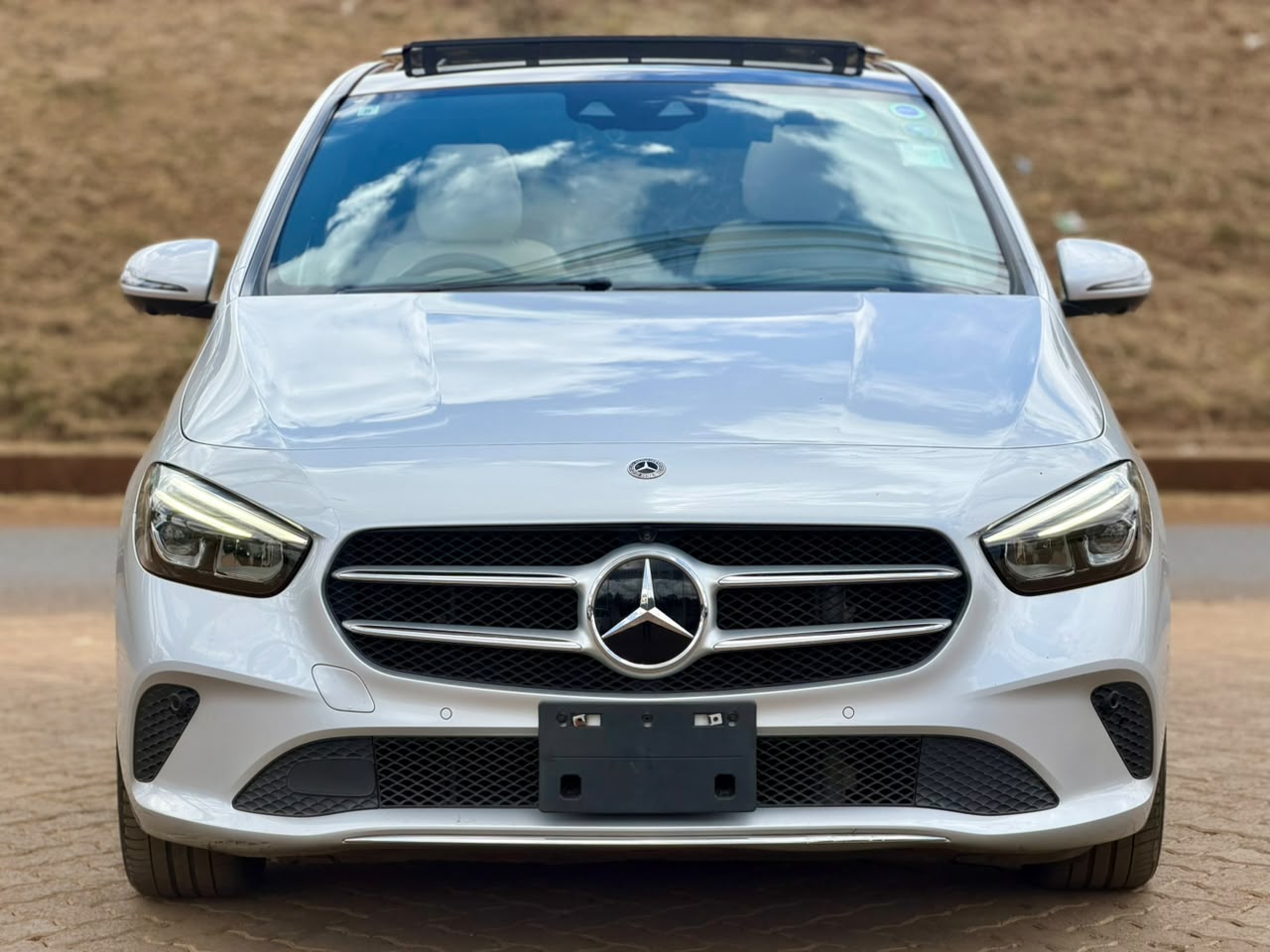 2019 – Mercedes-Benz B180 – Silver