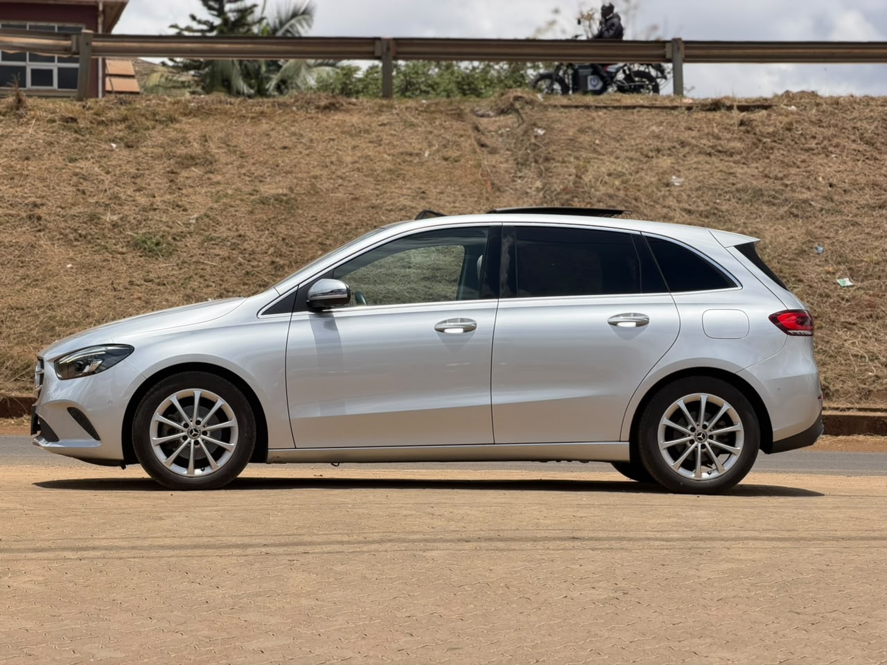 2019 – Mercedes-Benz B180 – Silver
