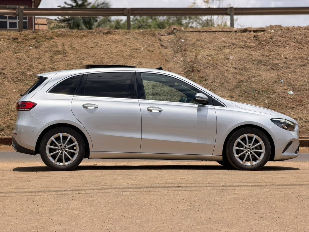 2019 – Mercedes-Benz B180 – Silver