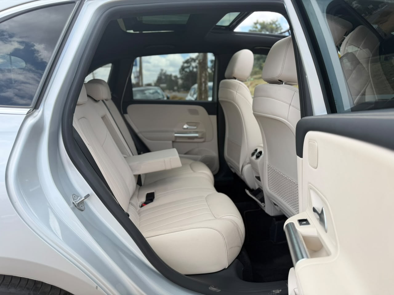 2019 – Mercedes-Benz B180 – Silver