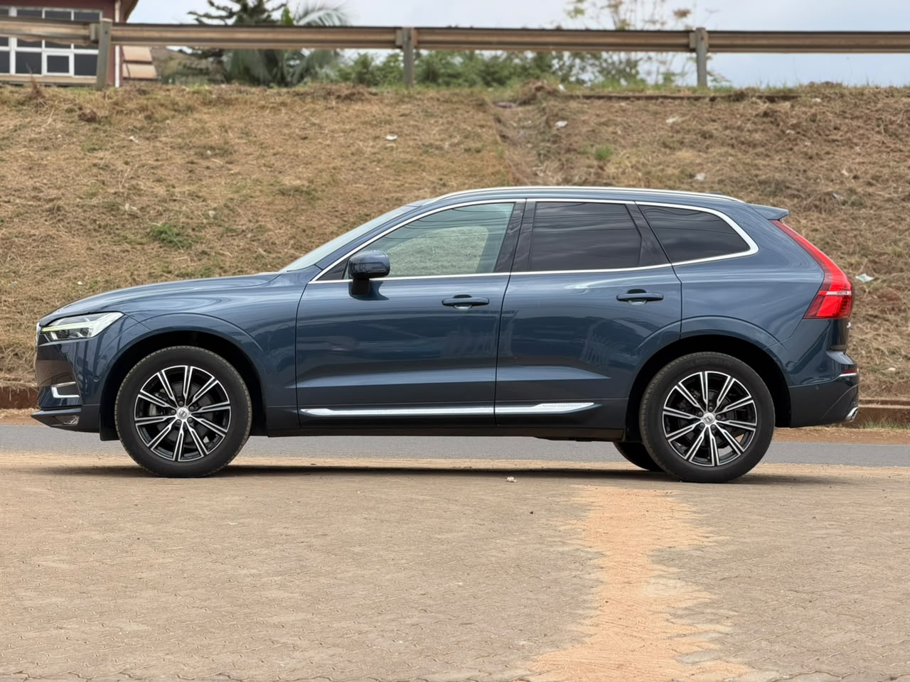 2019 – Volvo XC60 D4 – Blue