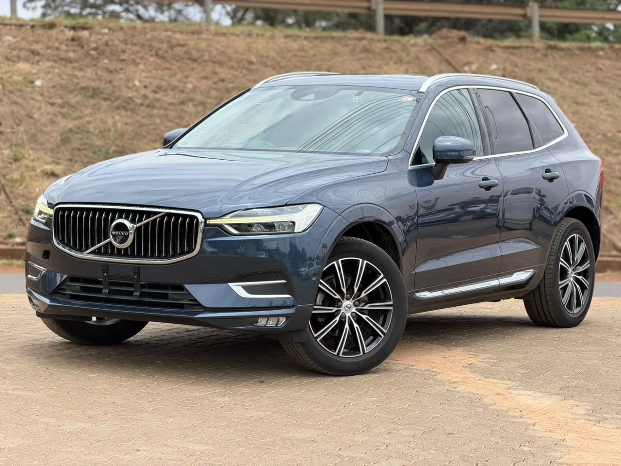 2019 – Volvo XC60 D4 – Blue