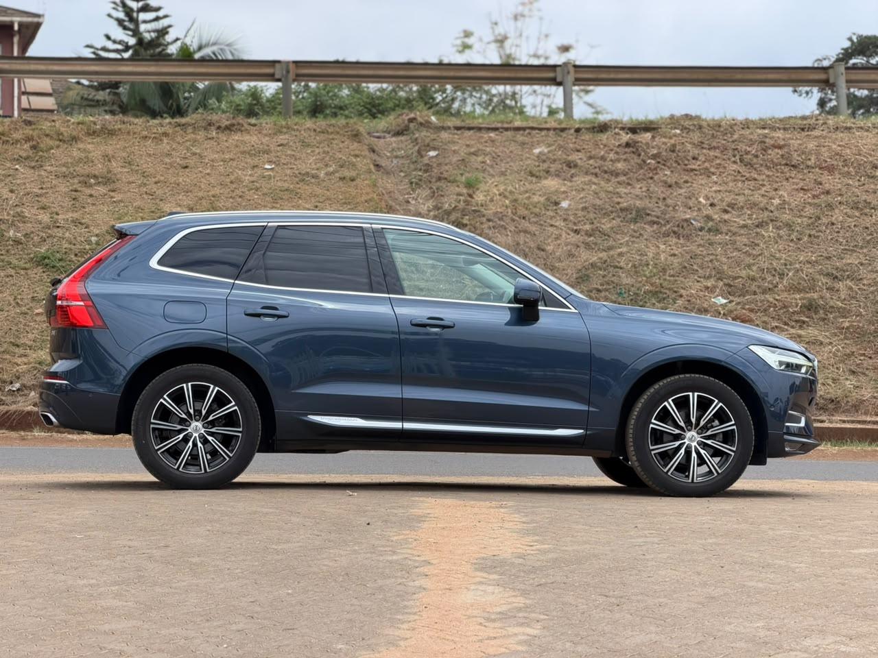 2019 – Volvo XC60 D4 – Blue