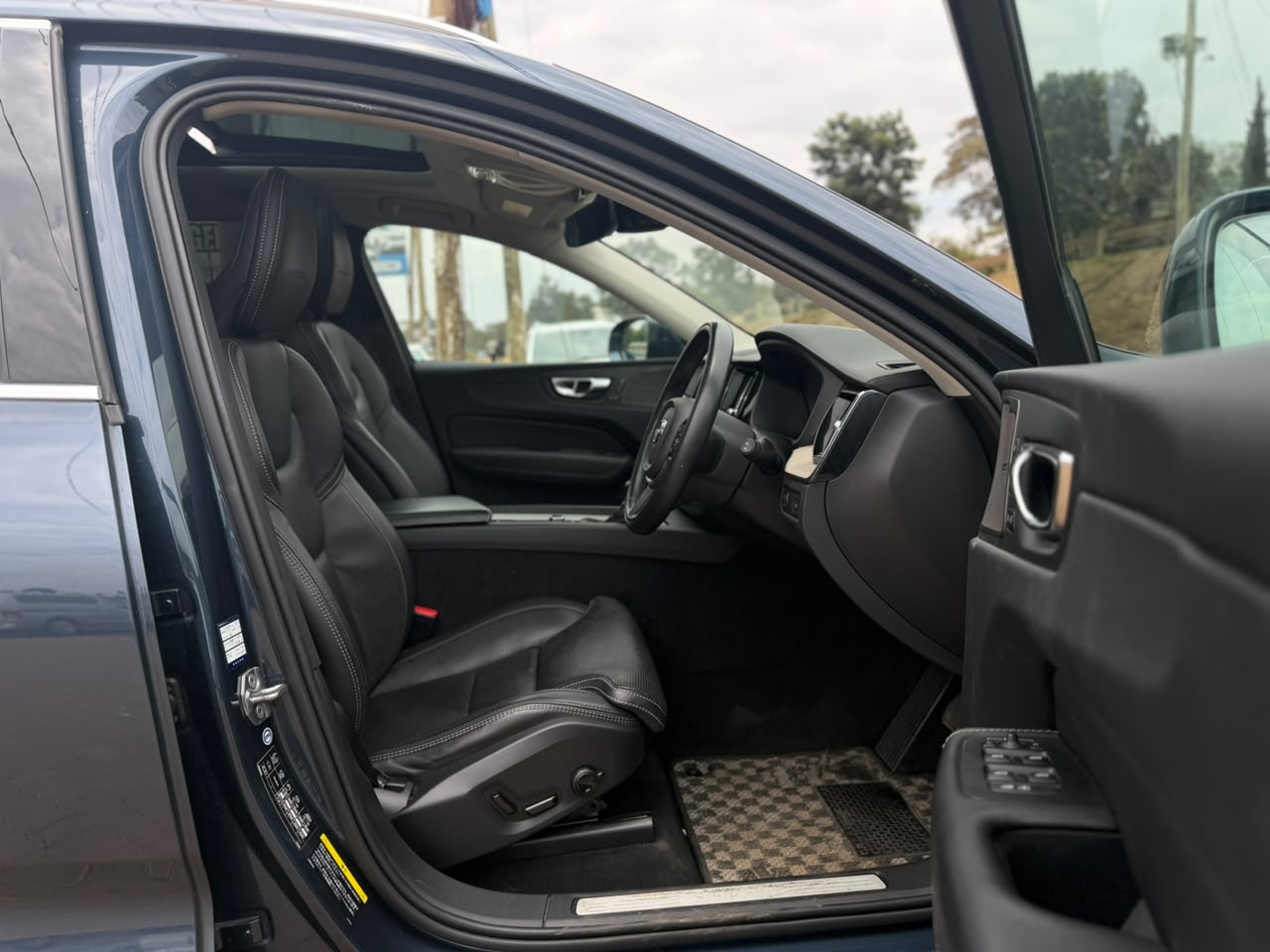 2019 – Volvo XC60 D4 – Blue