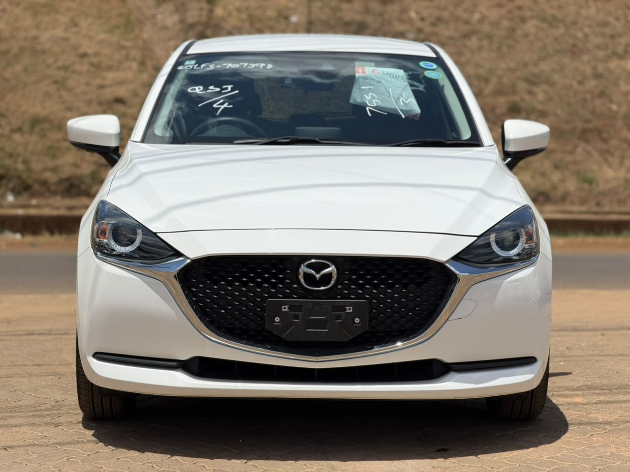 2020 – Mazda 2 (SkyactivG) – White