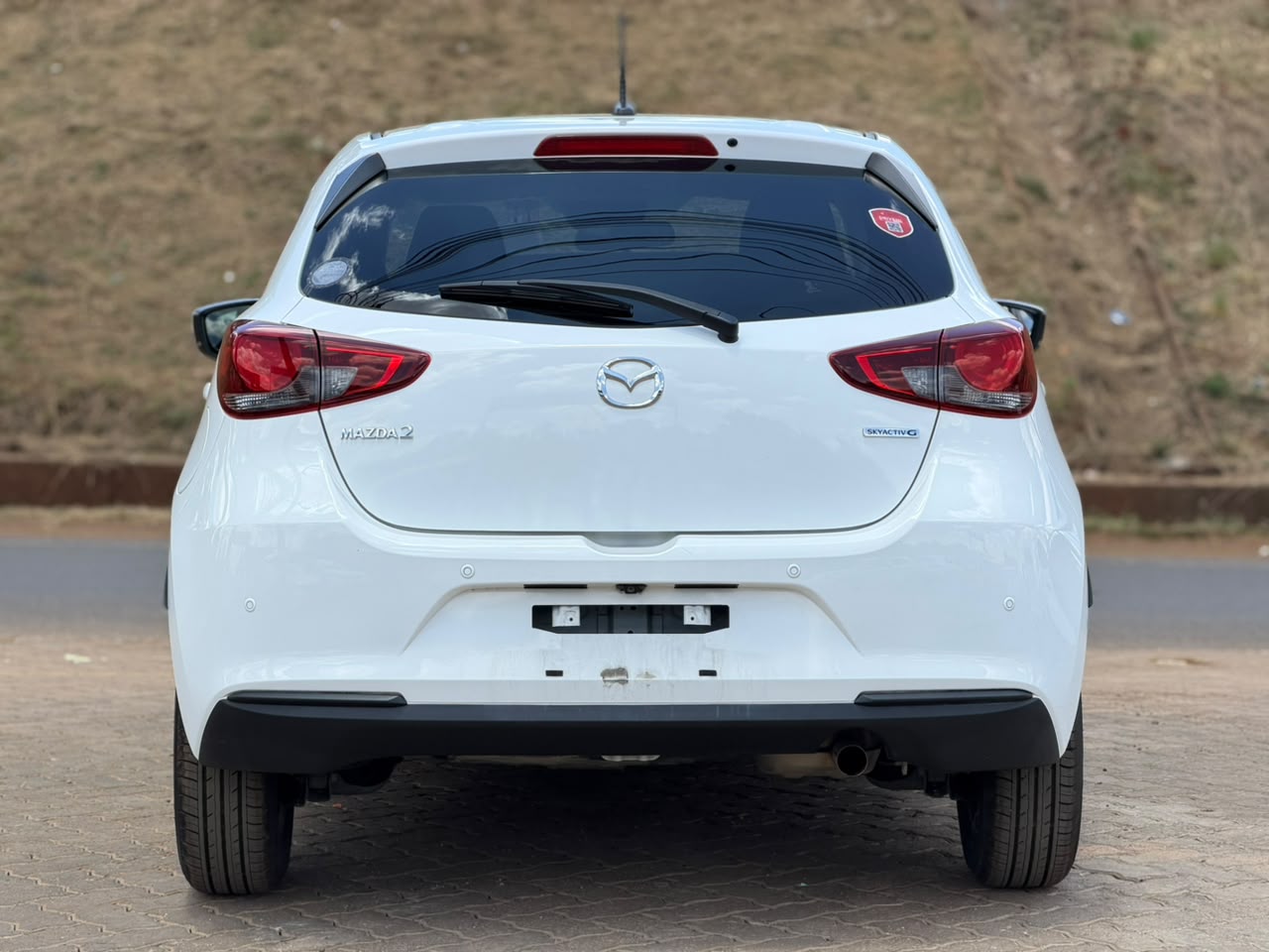 2020 – Mazda 2 (SkyactivG) – White