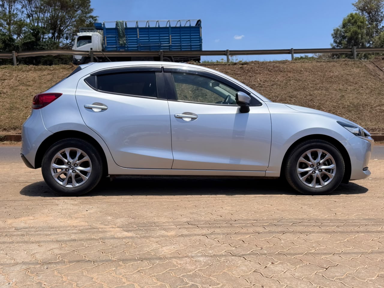 2020 – Mazda 2 – Silver