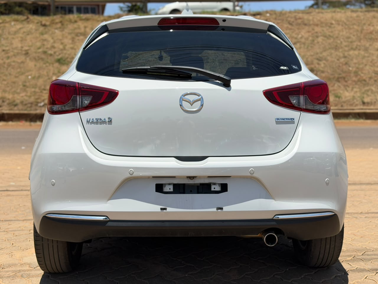 2020 – Mazda 2 – Ash Grey