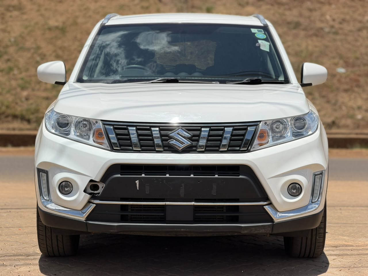 2019 – Suzuki Vitara – White