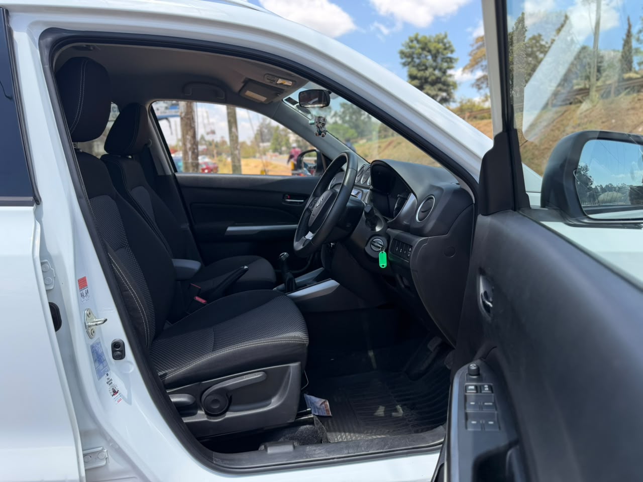 2019 – Suzuki Vitara – White