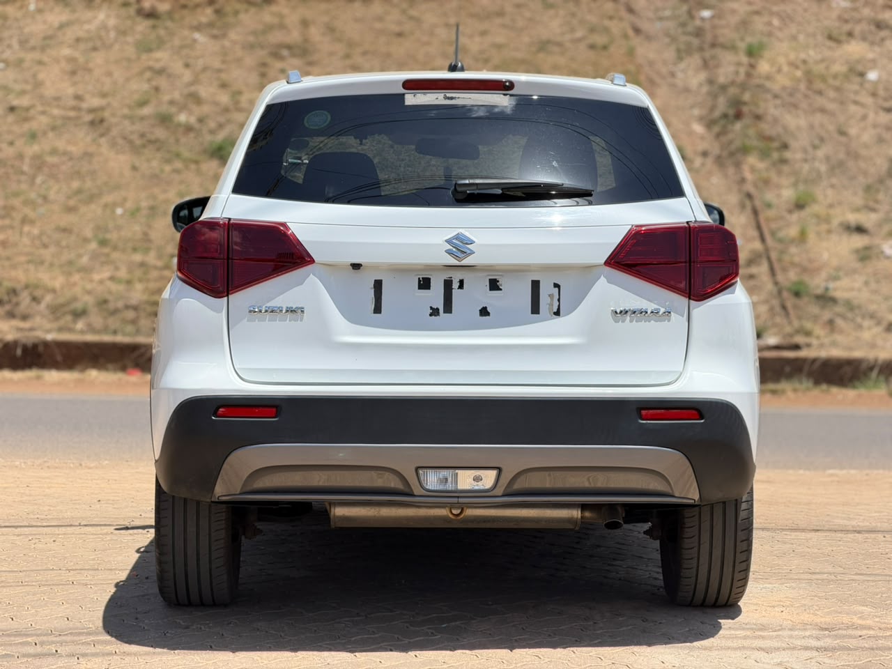 2019 – Suzuki Vitara – White
