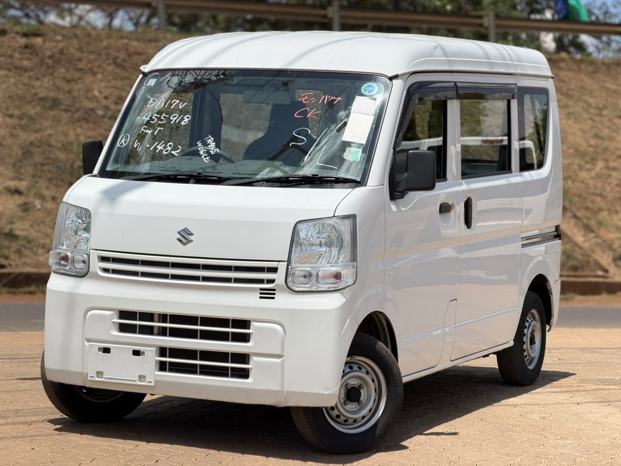 2020 – Suzuki Every – White