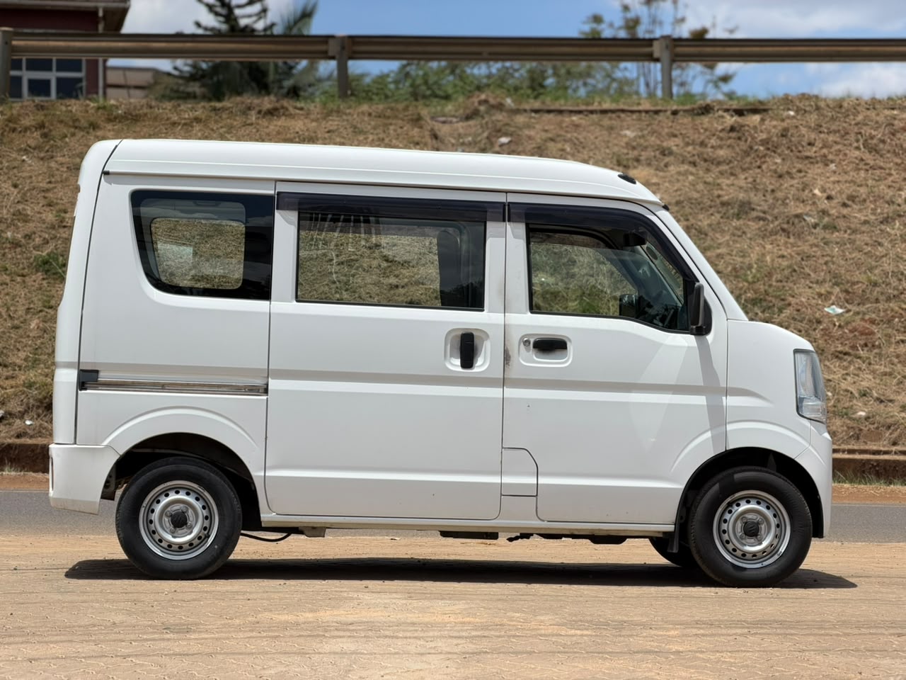 2020 – Suzuki Every – White
