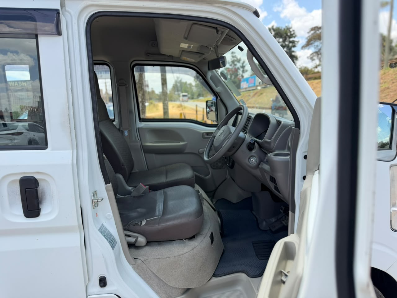 2020 – Suzuki Every – White