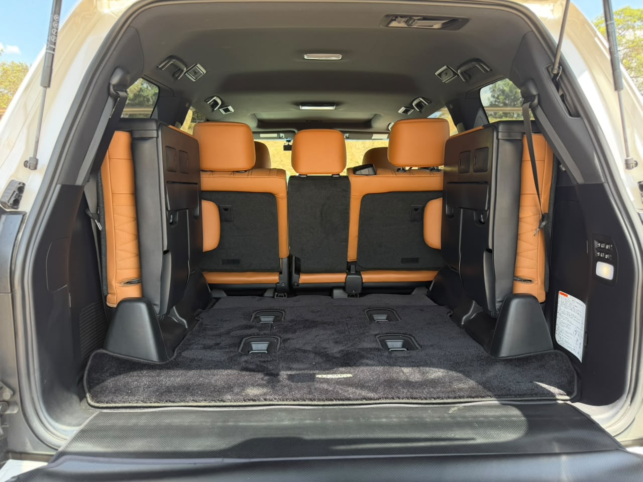 2020 – Lexus L X570 – White