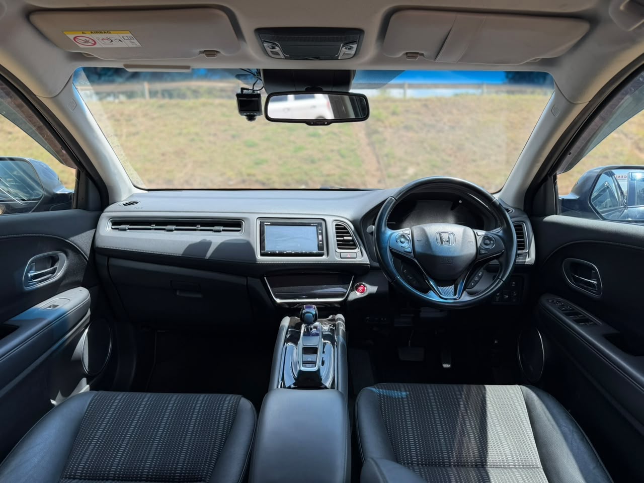 2017 – Honda Vezel – Black
