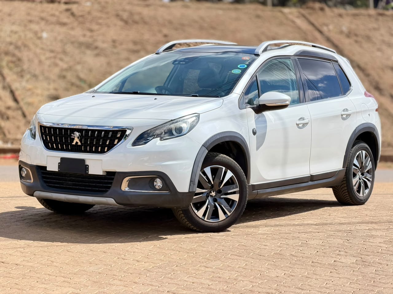 2019 – Peugeot 2008 – White