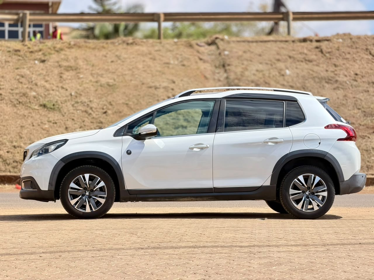 2019 – Peugeot 2008 – White